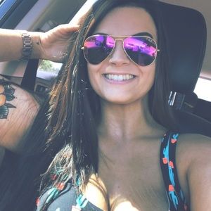 Meet your Posher, Sarah